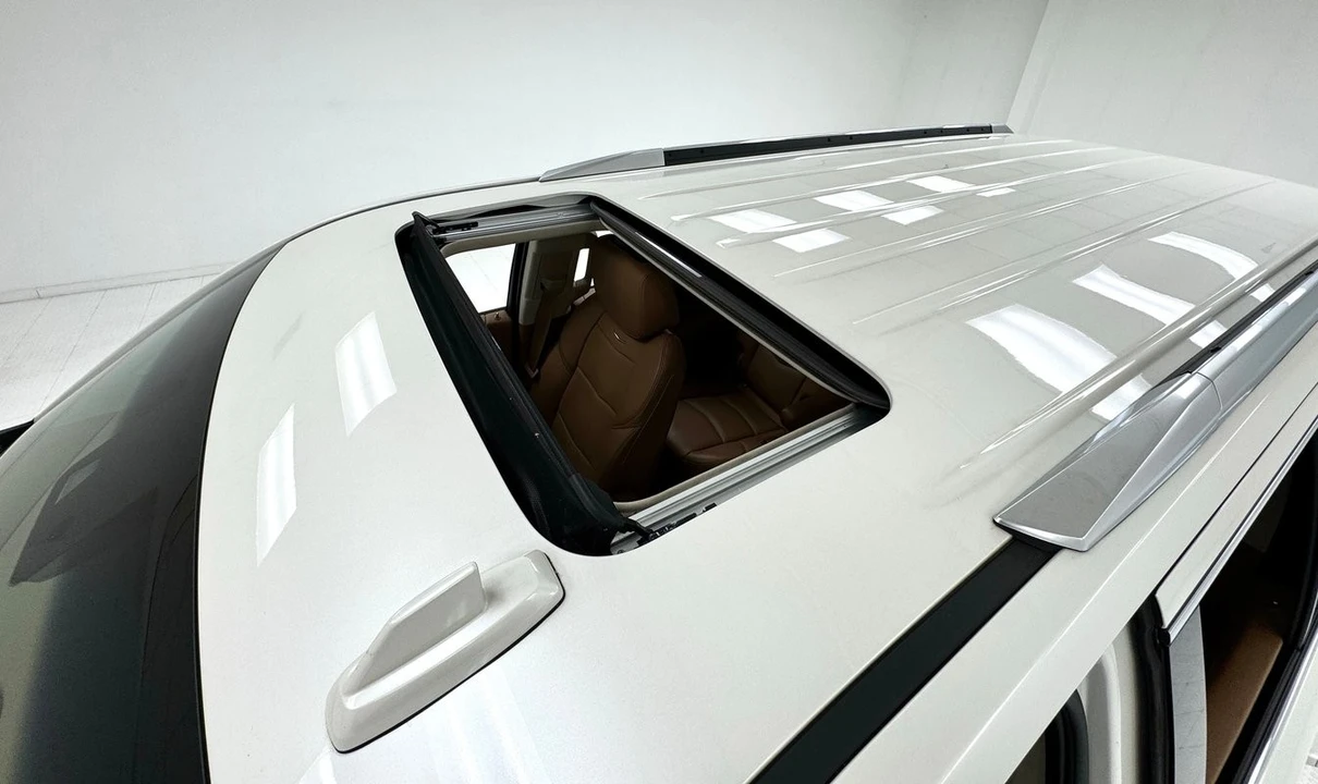 2015 Cadillac Escalade 4th Gen - Image 14 of 21