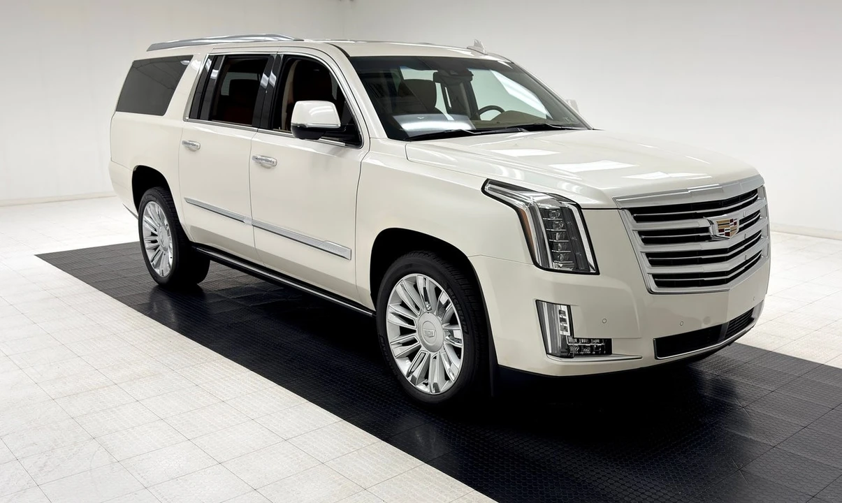 2015 Cadillac Escalade 4th Gen - Image 7 of 12