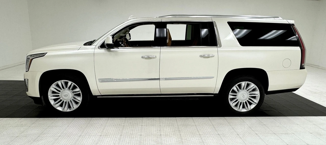 2015 Cadillac Escalade 4th Gen - Image 2 of 12