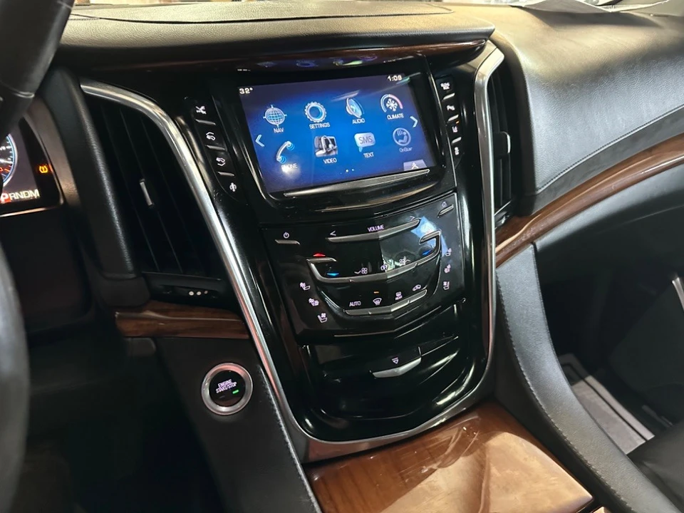 2015 Cadillac Escalade 4th Gen - Image 9 of 11