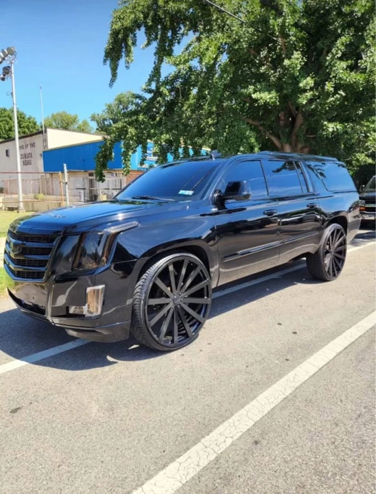 2015 Cadillac Escalade 4th Gen - Image 2 of 10