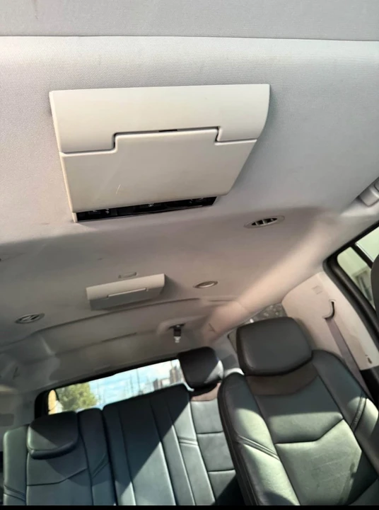 2015 Cadillac Escalade 4th Gen - Image 8 of 10