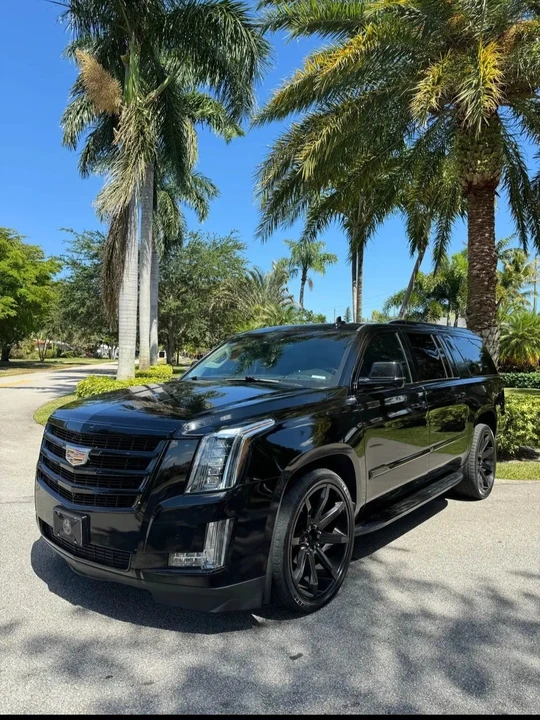 2015 Cadillac Escalade 4th Gen - Image 17 of 21