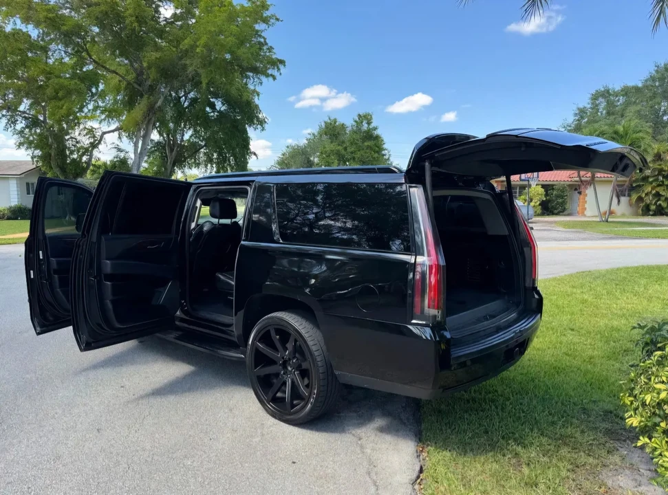 2015 Cadillac Escalade 4th Gen - Image 11 of 21