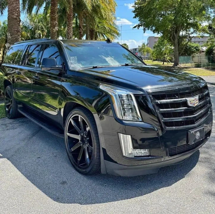 2015 Cadillac Escalade 4th Gen - Image 18 of 21