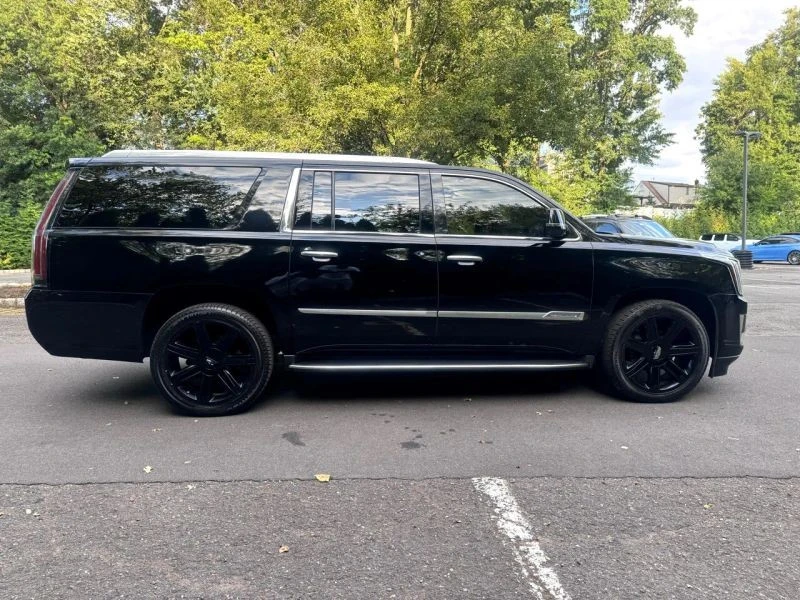2015 Cadillac Escalade 4th Gen - Image 8 of 12