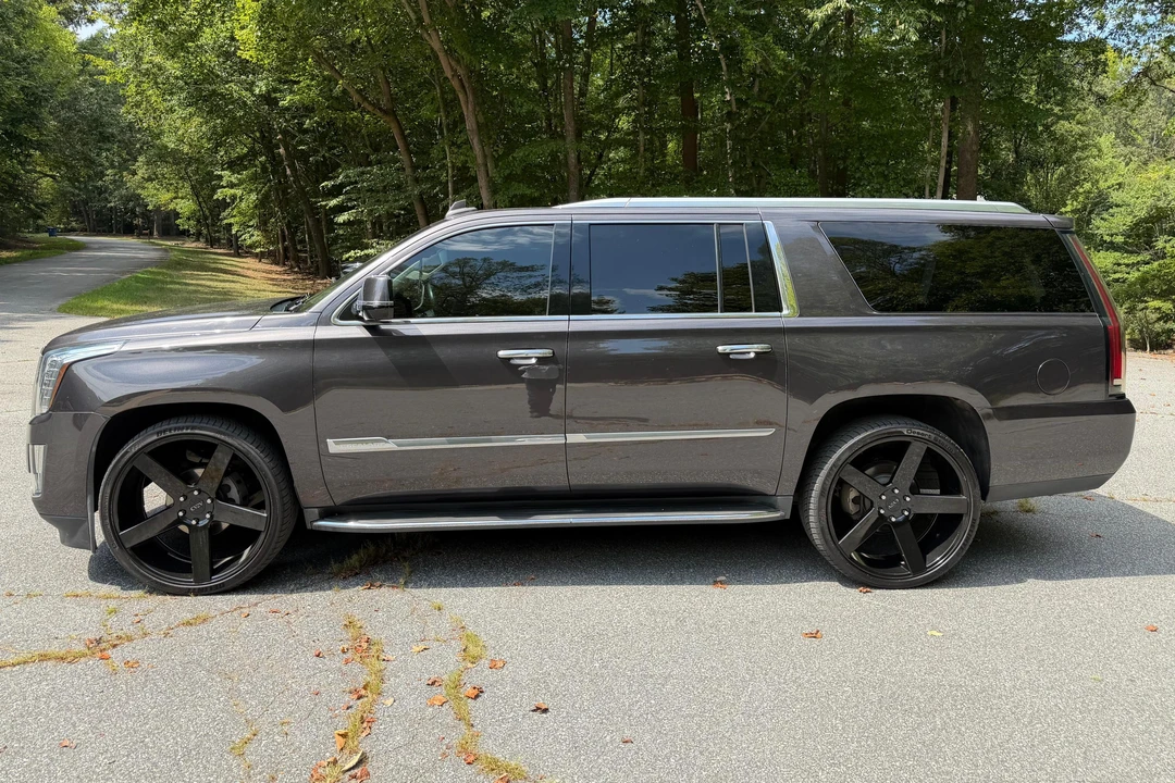 2015 Cadillac Escalade 4th Gen - Image 3 of 31