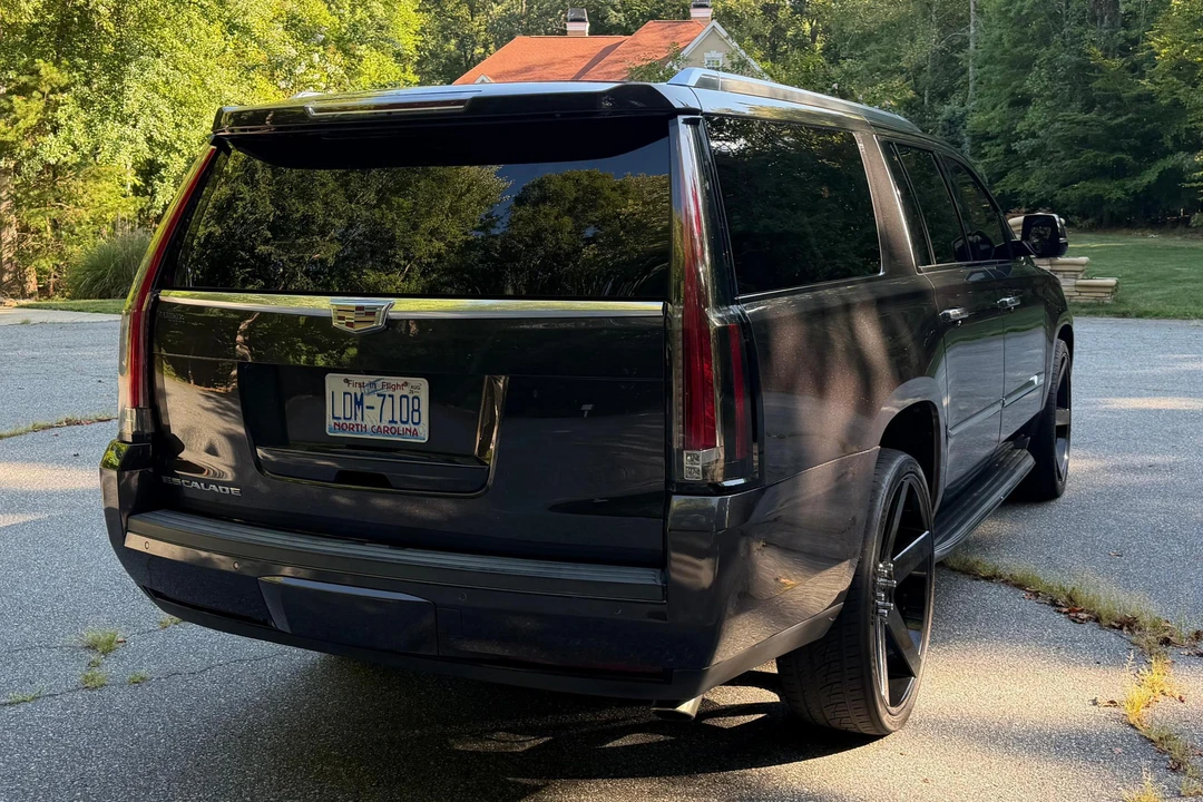 2015 Cadillac Escalade 4th Gen - Image 4 of 31