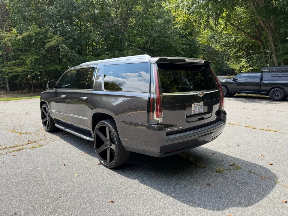 2015 Cadillac Escalade 4th Gen - Image 10 of 31