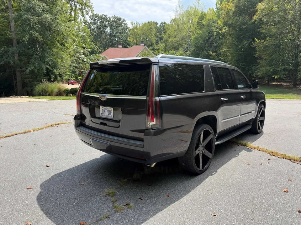 2015 Cadillac Escalade 4th Gen - Image 13 of 31