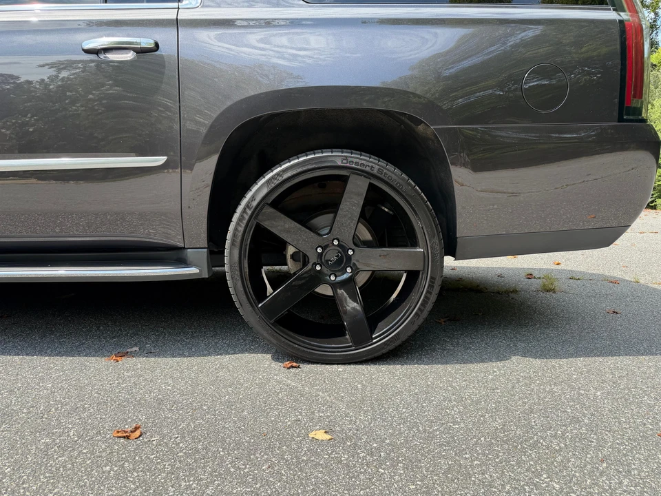 2015 Cadillac Escalade 4th Gen - Image 28 of 31
