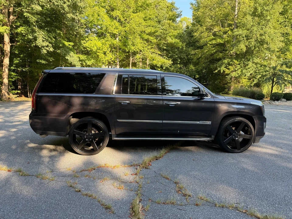 2015 Cadillac Escalade 4th Gen - Image 15 of 31