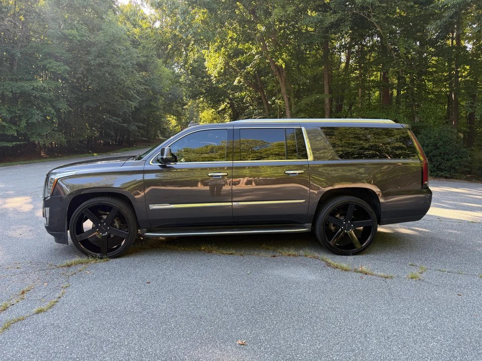 2015 Cadillac Escalade 4th Gen - Image 9 of 31