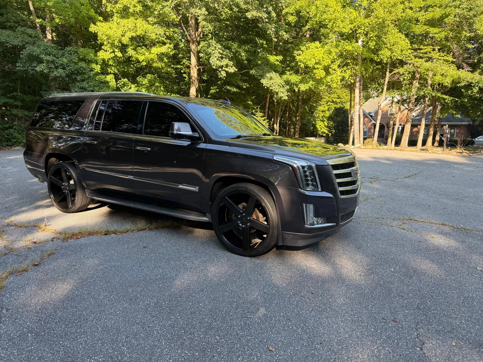 2015 Cadillac Escalade 4th Gen - Image 16 of 31