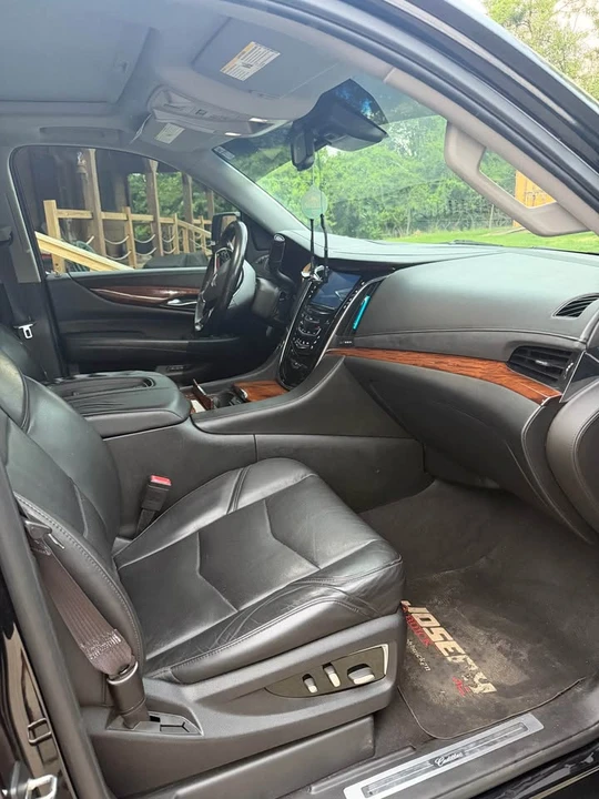 2015 Cadillac Escalade 4th Gen - Image 6 of 9