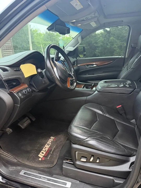 2015 Cadillac Escalade 4th Gen - Image 5 of 9