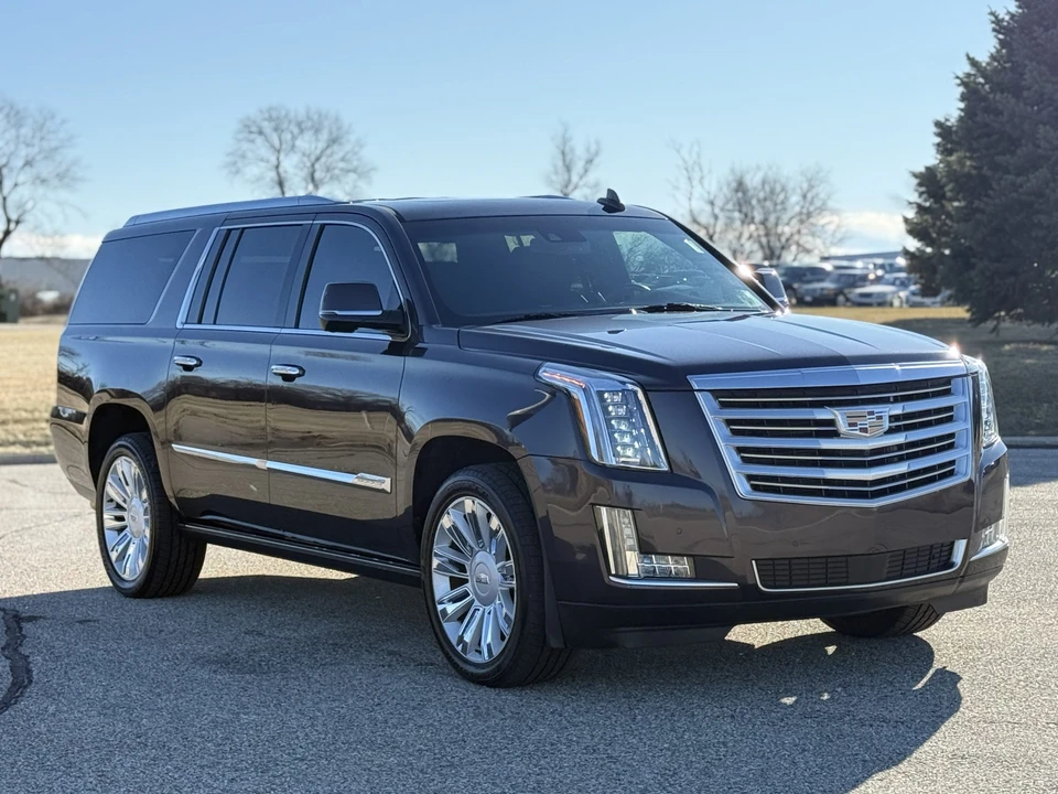 2015 Cadillac Escalade 4th Gen - Image 16 of 31