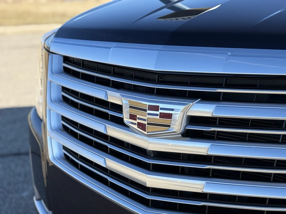 2015 Cadillac Escalade 4th Gen - Image 19 of 31