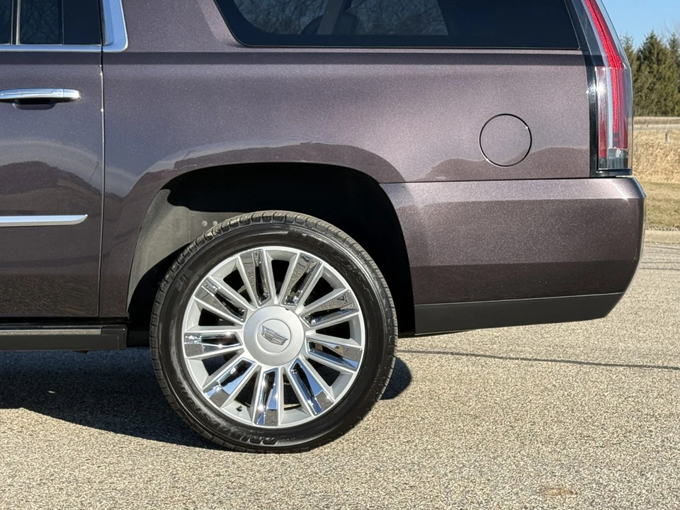 2015 Cadillac Escalade 4th Gen - Image 27 of 31