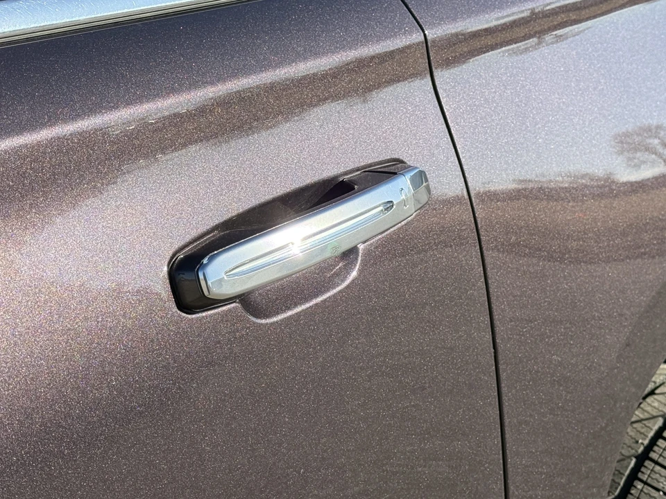 2015 Cadillac Escalade 4th Gen - Image 24 of 31