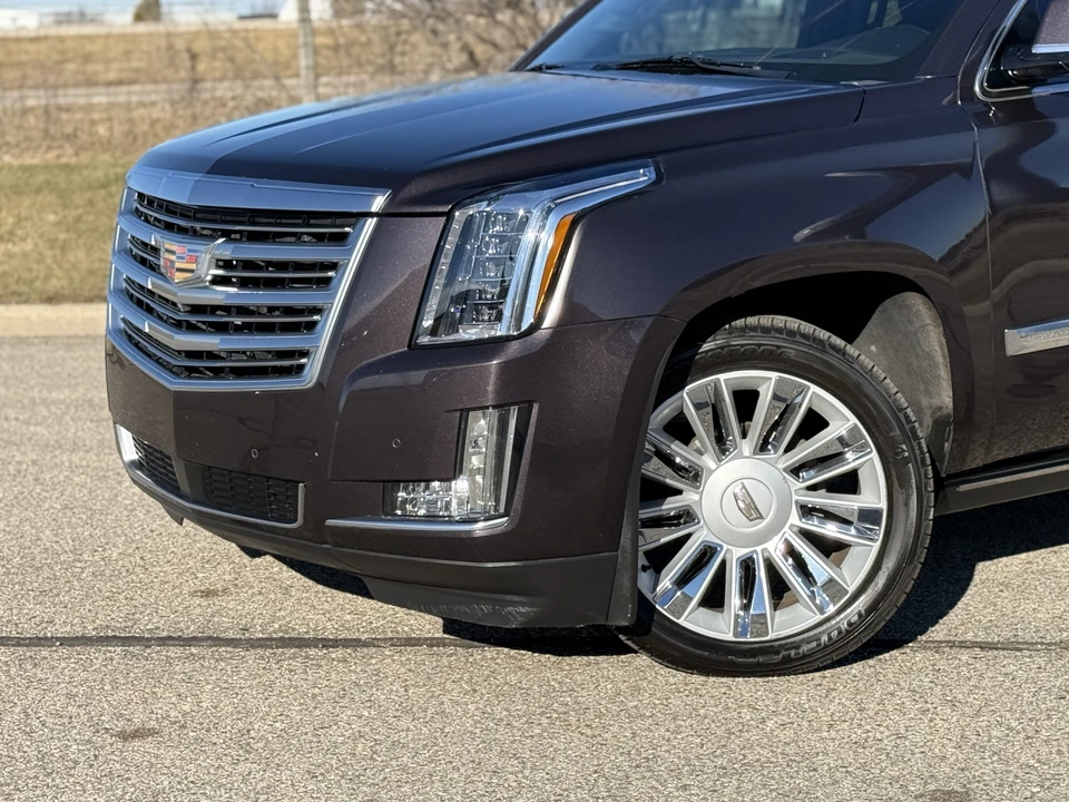 2015 Cadillac Escalade 4th Gen - Image 18 of 31