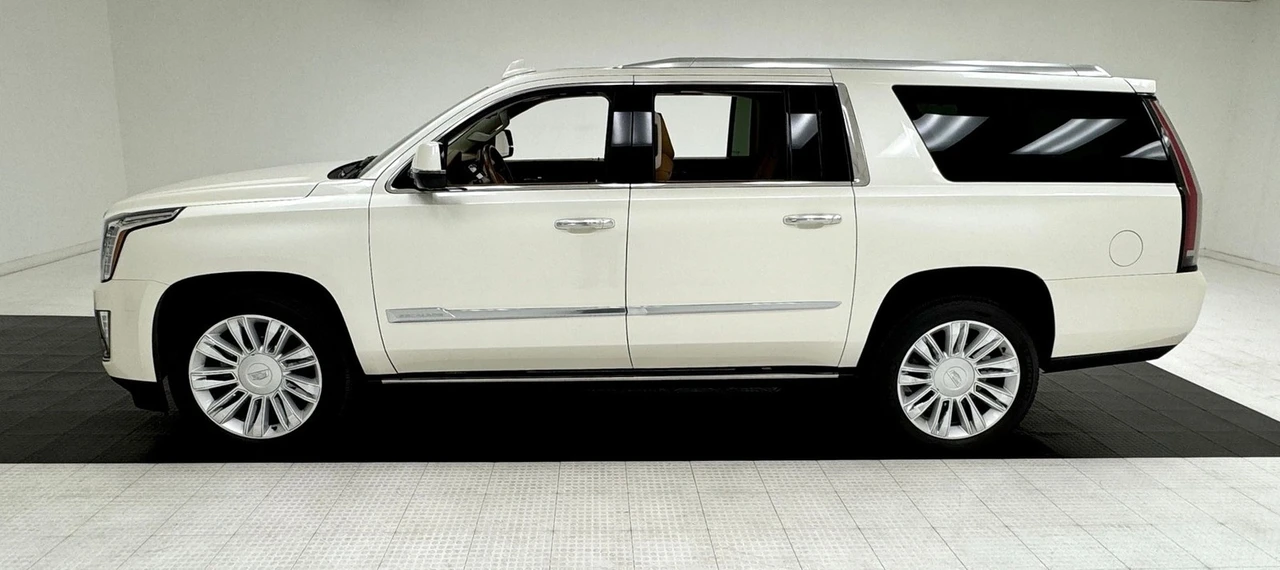 2015 Cadillac Escalade 4th Gen - Image 2 of 12