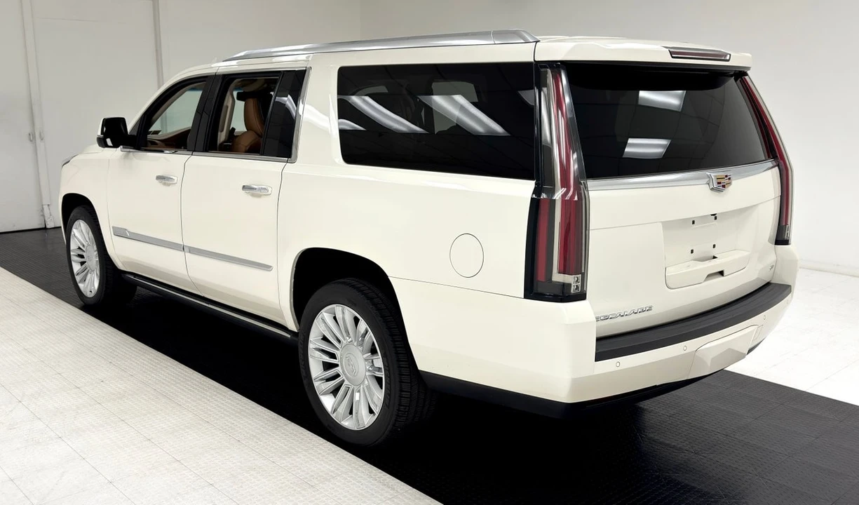 2015 Cadillac Escalade 4th Gen - Image 3 of 12
