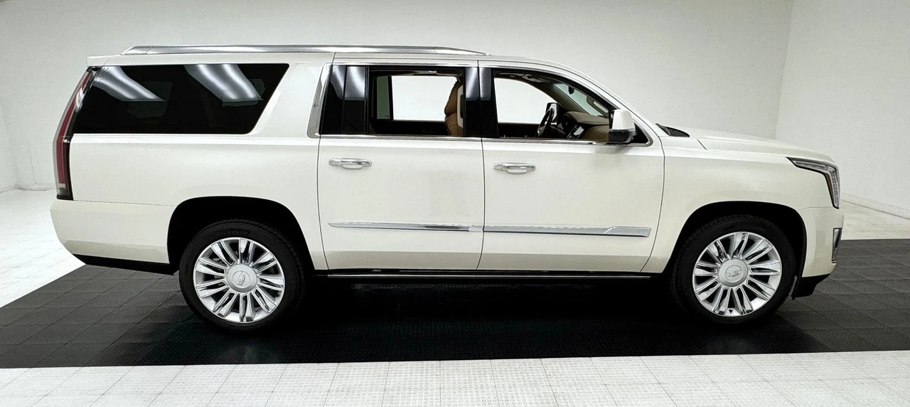 2015 Cadillac Escalade 4th Gen - Image 6 of 12