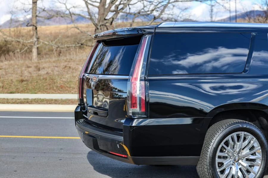 2015 Cadillac Escalade 4th Gen - Image 16 of 31