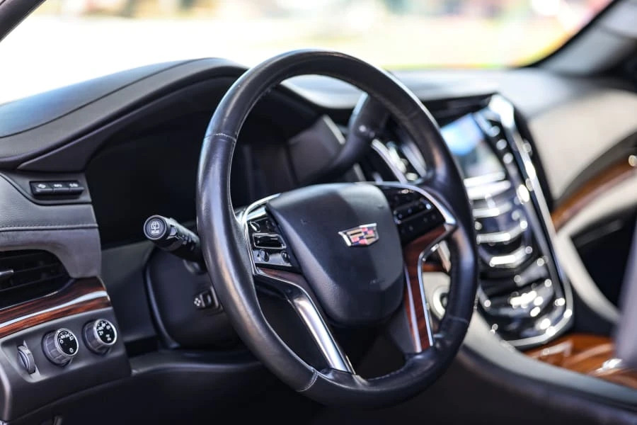 2015 Cadillac Escalade 4th Gen - Image 29 of 31