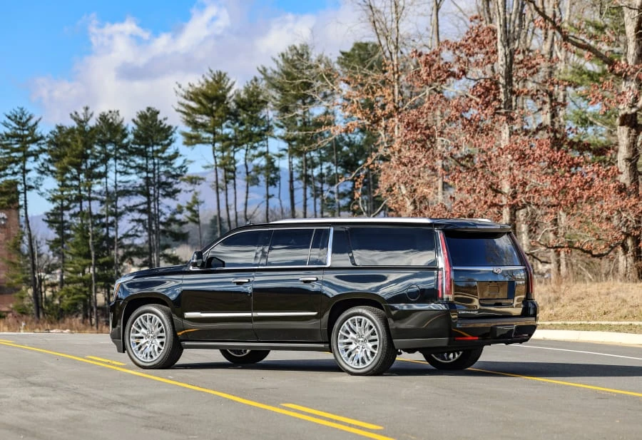 2015 Cadillac Escalade 4th Gen - Image 15 of 31