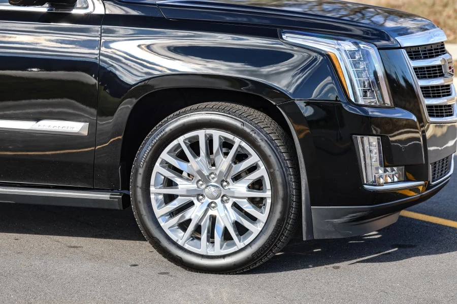 2015 Cadillac Escalade 4th Gen - Image 24 of 31