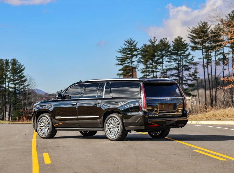 2015 Cadillac Escalade 4th Gen - Image 2 of 31
