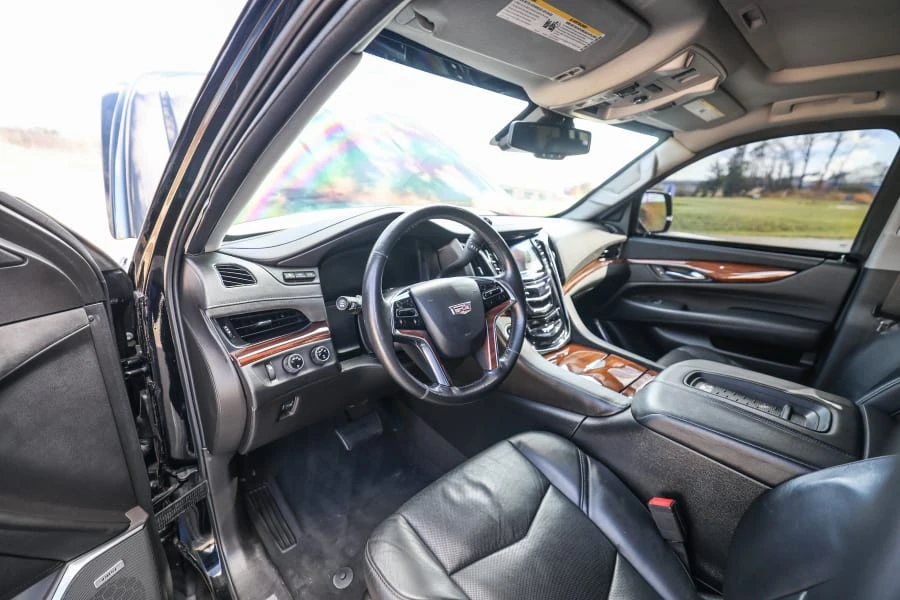 2015 Cadillac Escalade 4th Gen - Image 25 of 31