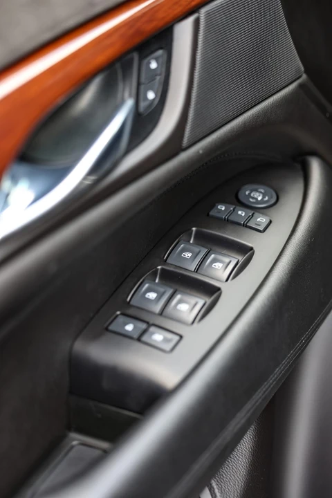 2015 Cadillac Escalade 4th Gen - Image 27 of 31