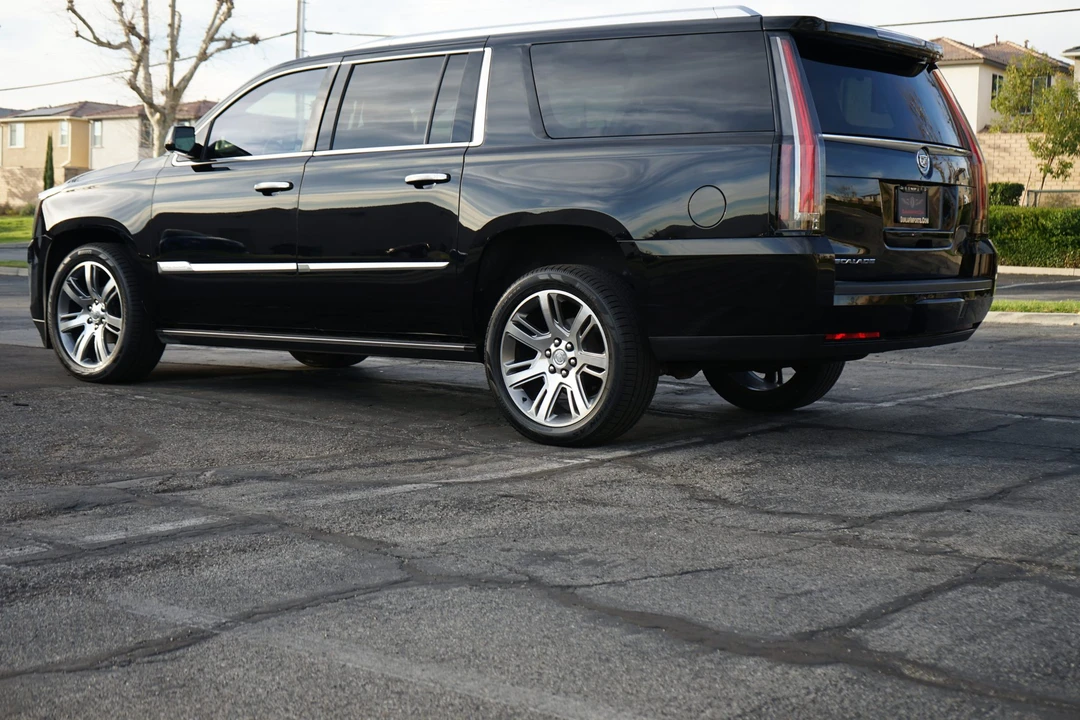 2015 Cadillac Escalade 4th Gen - Image 19 of 31