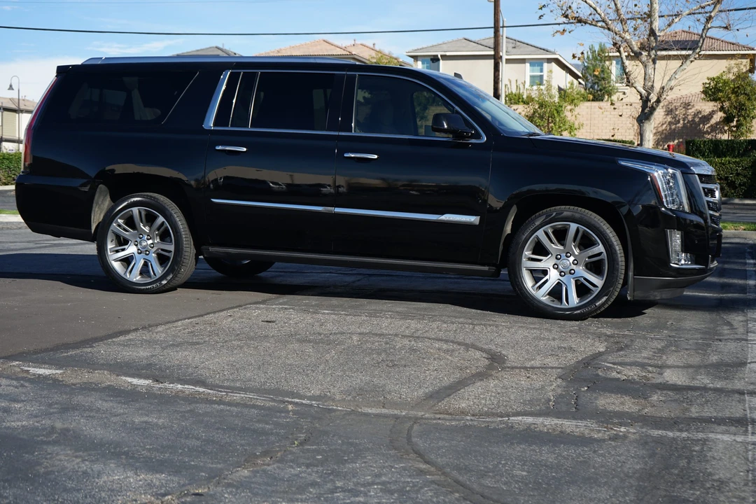 2015 Cadillac Escalade 4th Gen - Image 25 of 31