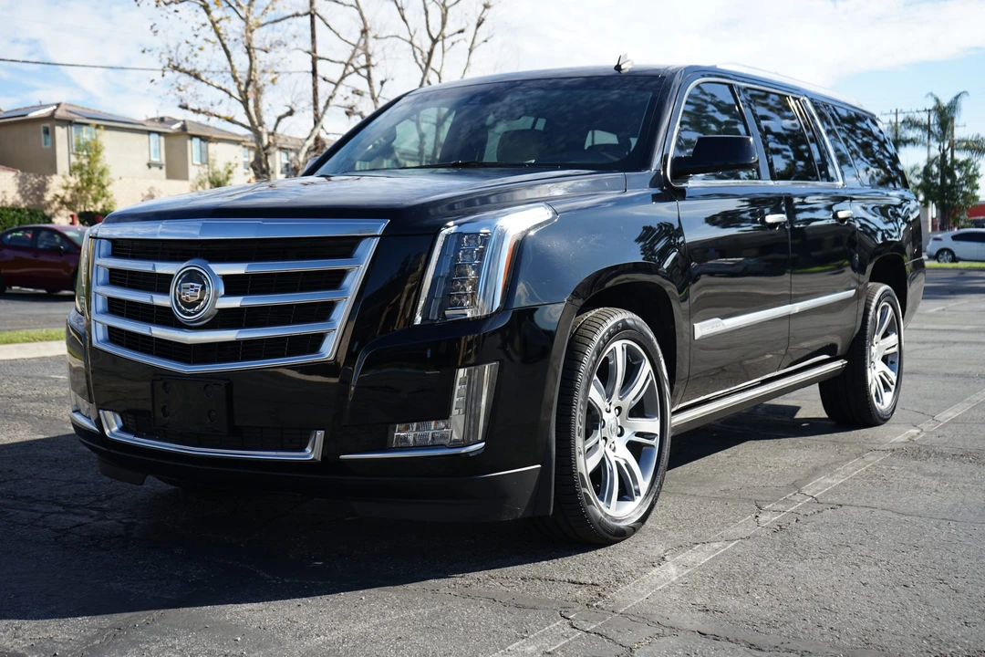 2015 Cadillac Escalade 4th Gen - Image 2 of 31