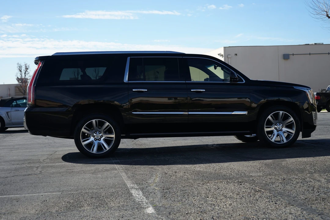 2015 Cadillac Escalade 4th Gen - Image 11 of 31