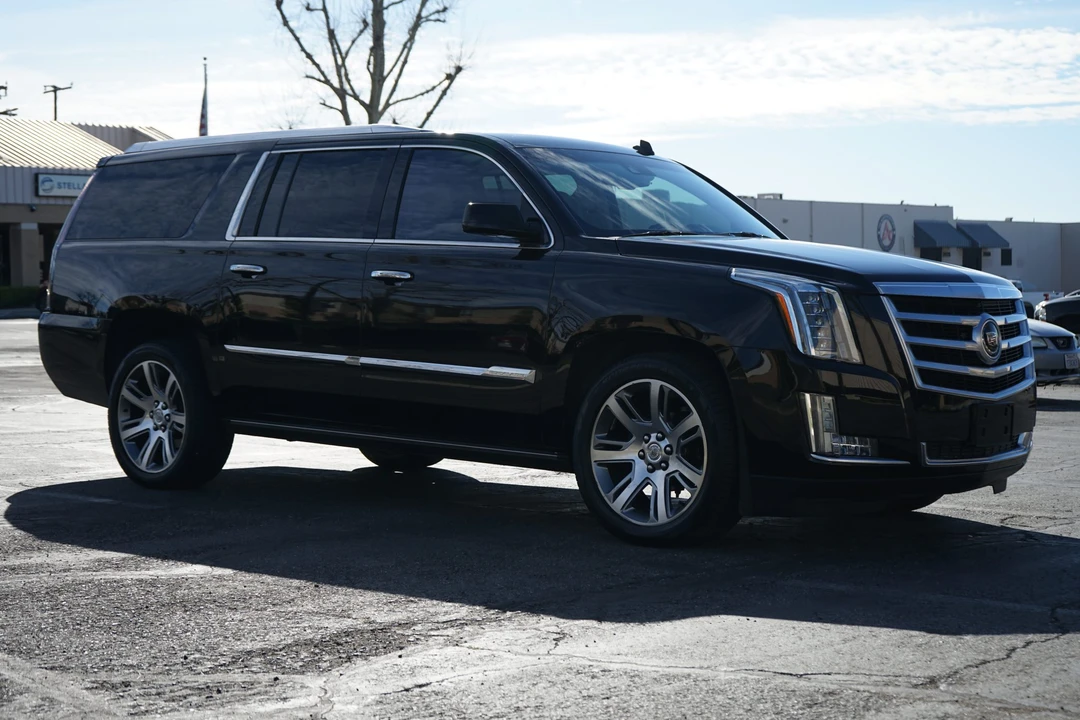 2015 Cadillac Escalade 4th Gen - Image 13 of 31