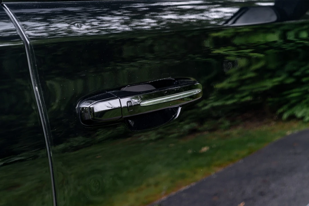 2015 Cadillac Escalade 4th Gen - Image 24 of 31