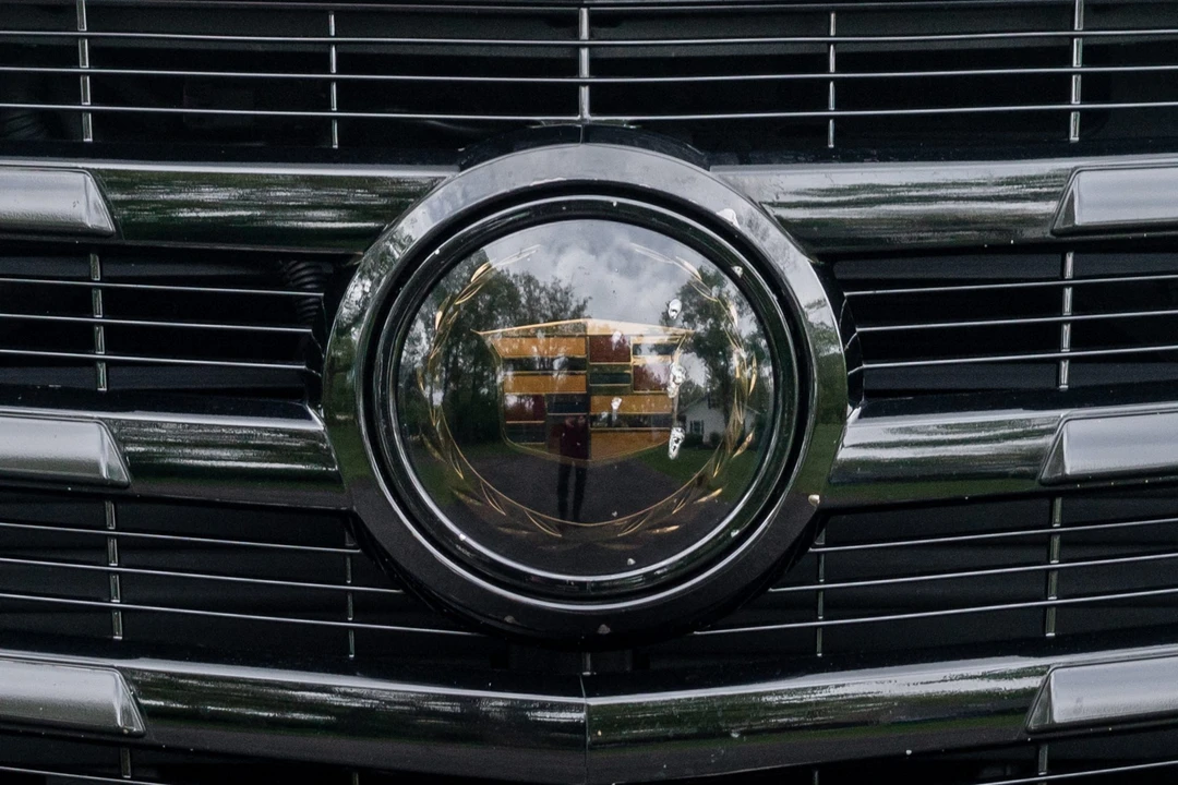 2015 Cadillac Escalade 4th Gen - Image 15 of 31
