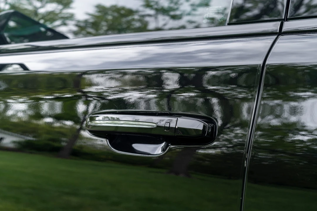 2015 Cadillac Escalade 4th Gen - Image 19 of 31