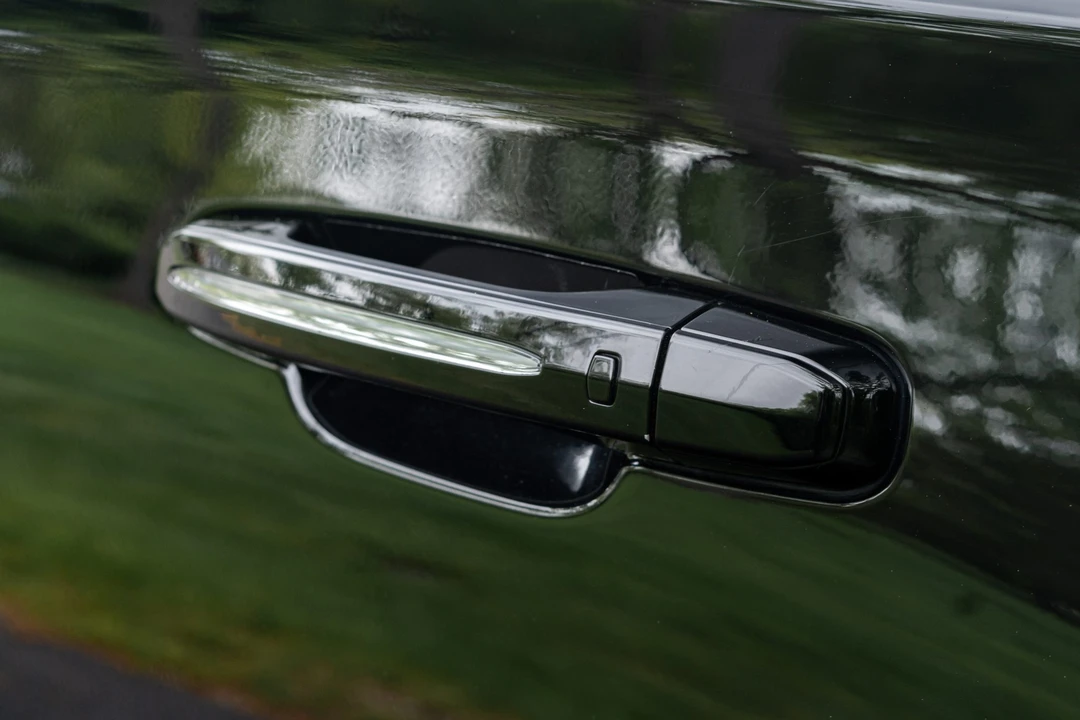2015 Cadillac Escalade 4th Gen - Image 18 of 31