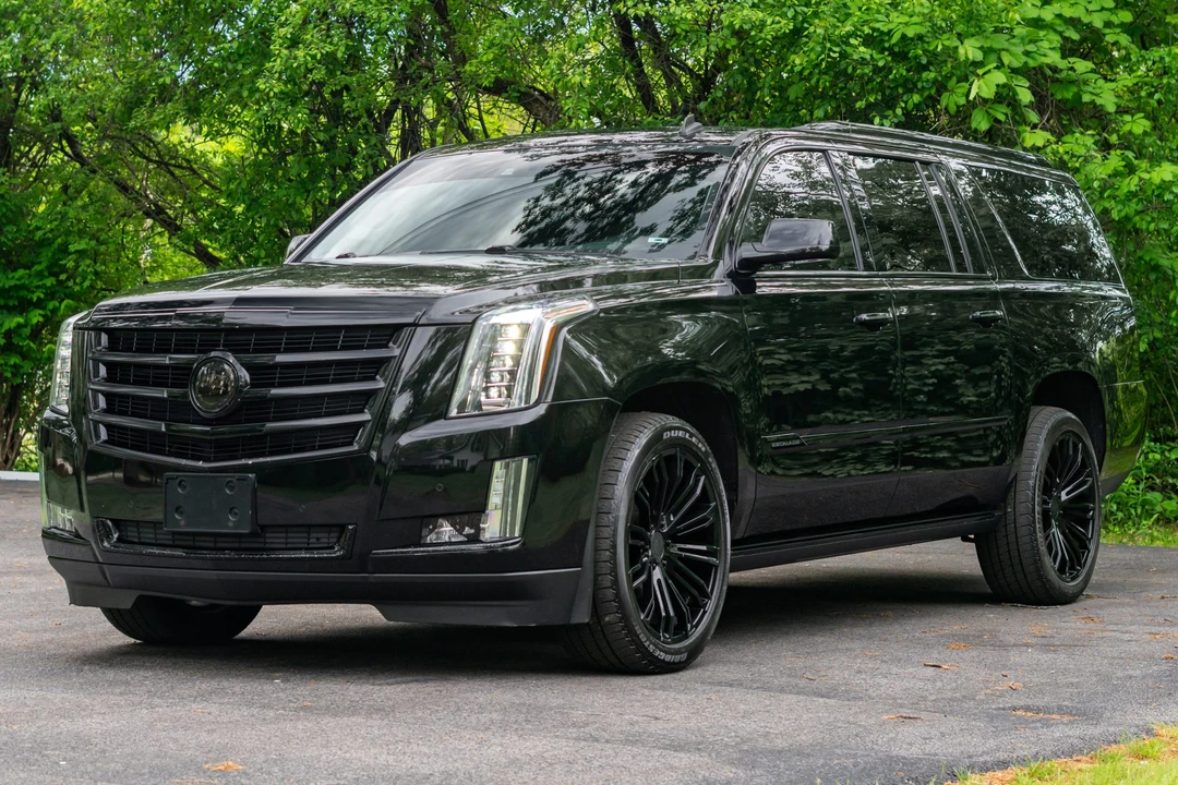 2015 Cadillac Escalade 4th Gen - Image 2 of 31