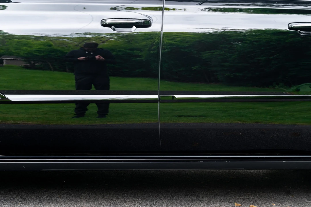 2015 Cadillac Escalade 4th Gen - Image 29 of 31