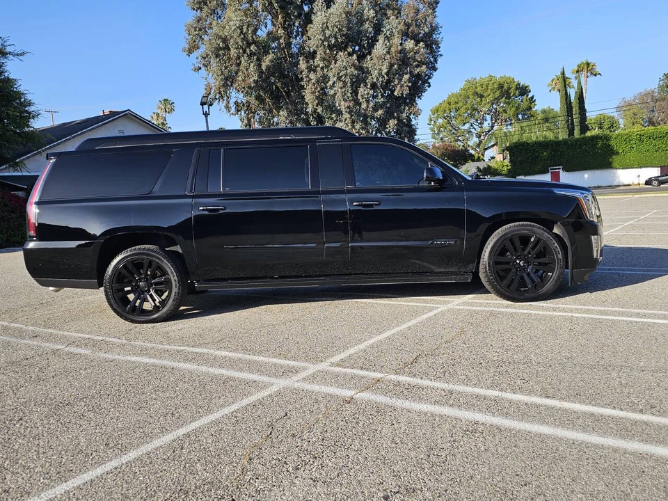 2015 Cadillac Escalade 4th Gen - Image 14 of 31