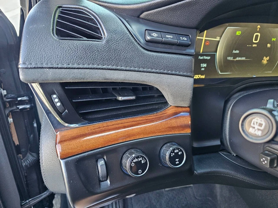 2015 Cadillac Escalade 4th Gen - Image 27 of 31
