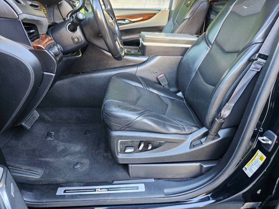 2015 Cadillac Escalade 4th Gen - Image 31 of 31