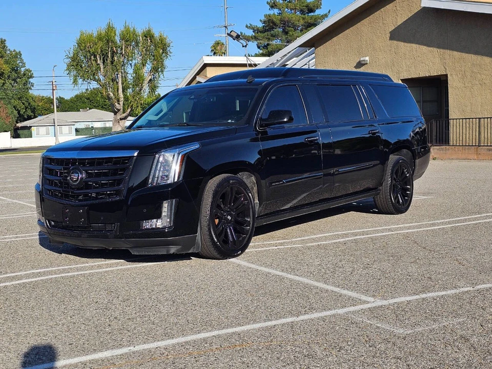 2015 Cadillac Escalade 4th Gen - Image 2 of 31